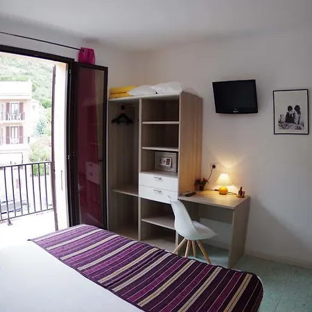 Brise De Hotel