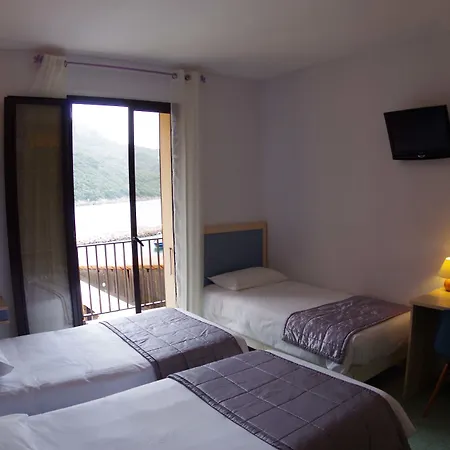 Brise De Hotel