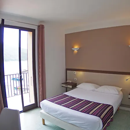 Brise De Hotel