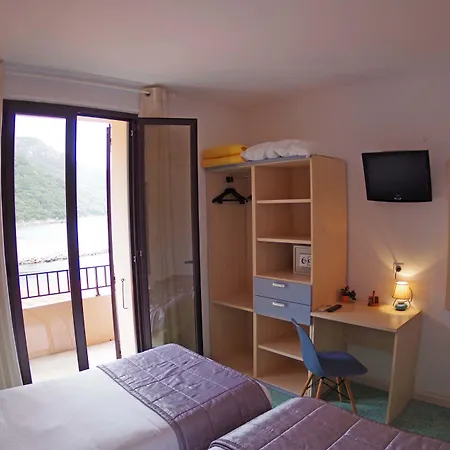 Brise De Hotel Porto (Corsica)