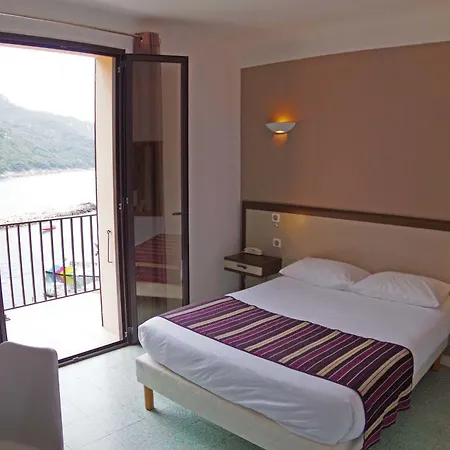 Brise De Hotel